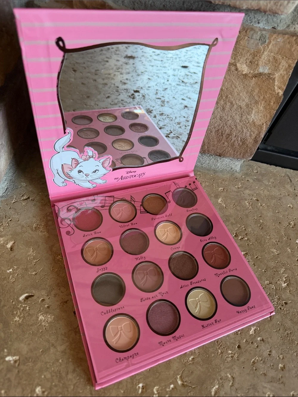 New - Disney The Aristocats Eye Shadow Palette Built in Mirror